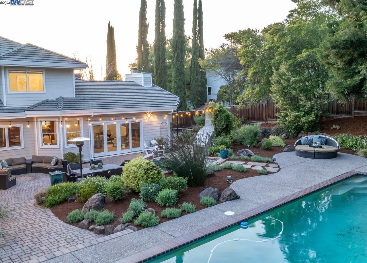 74 Alamo Glen Trl