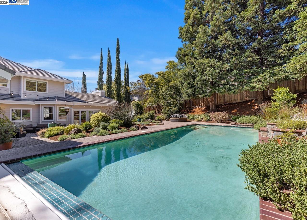 74 Alamo Glen Trl