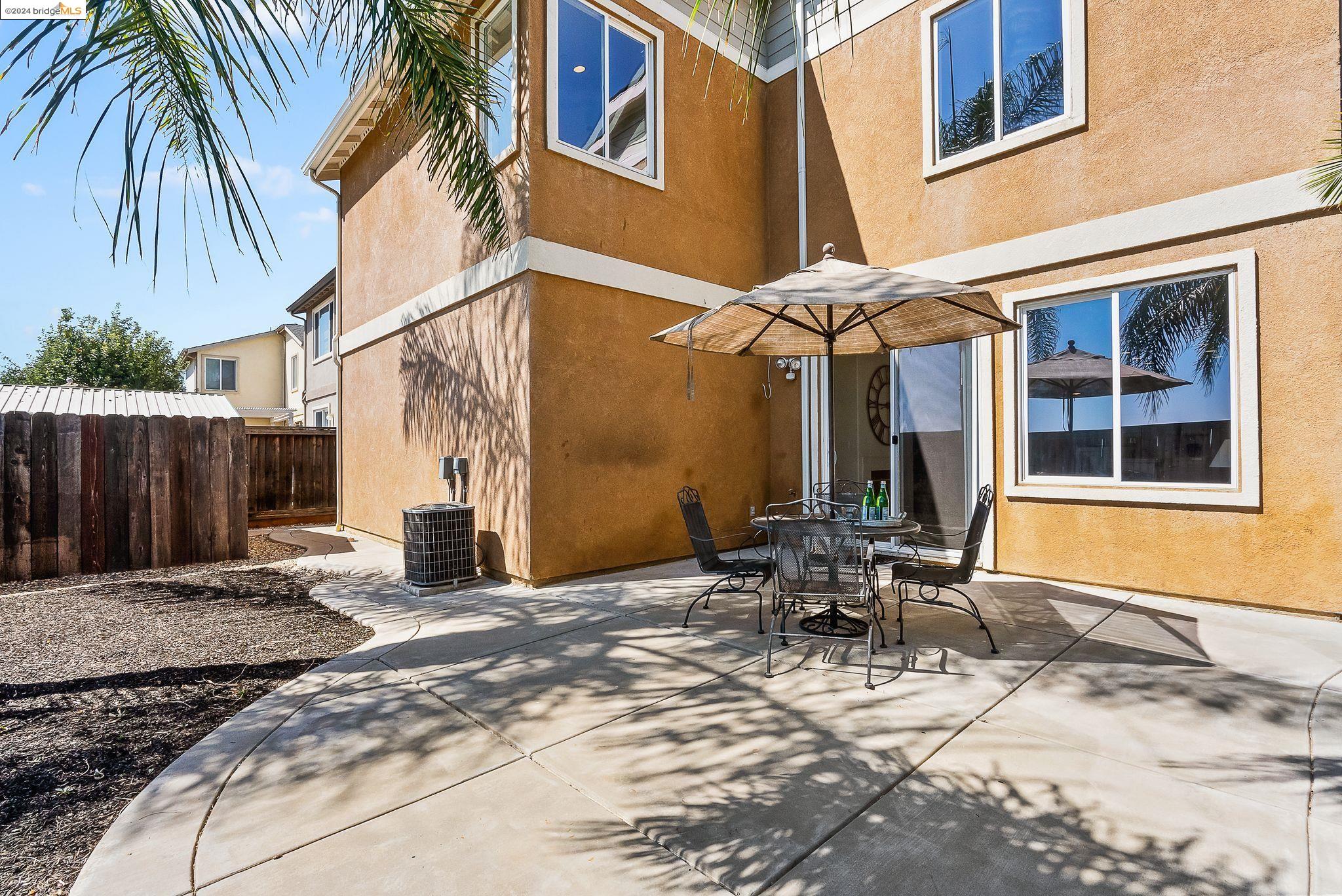 781 Crocket Ct