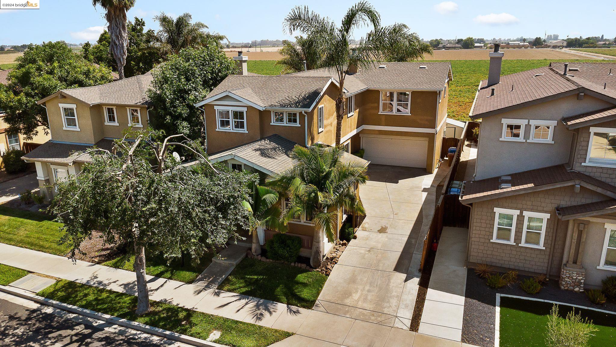 781 Crocket Ct