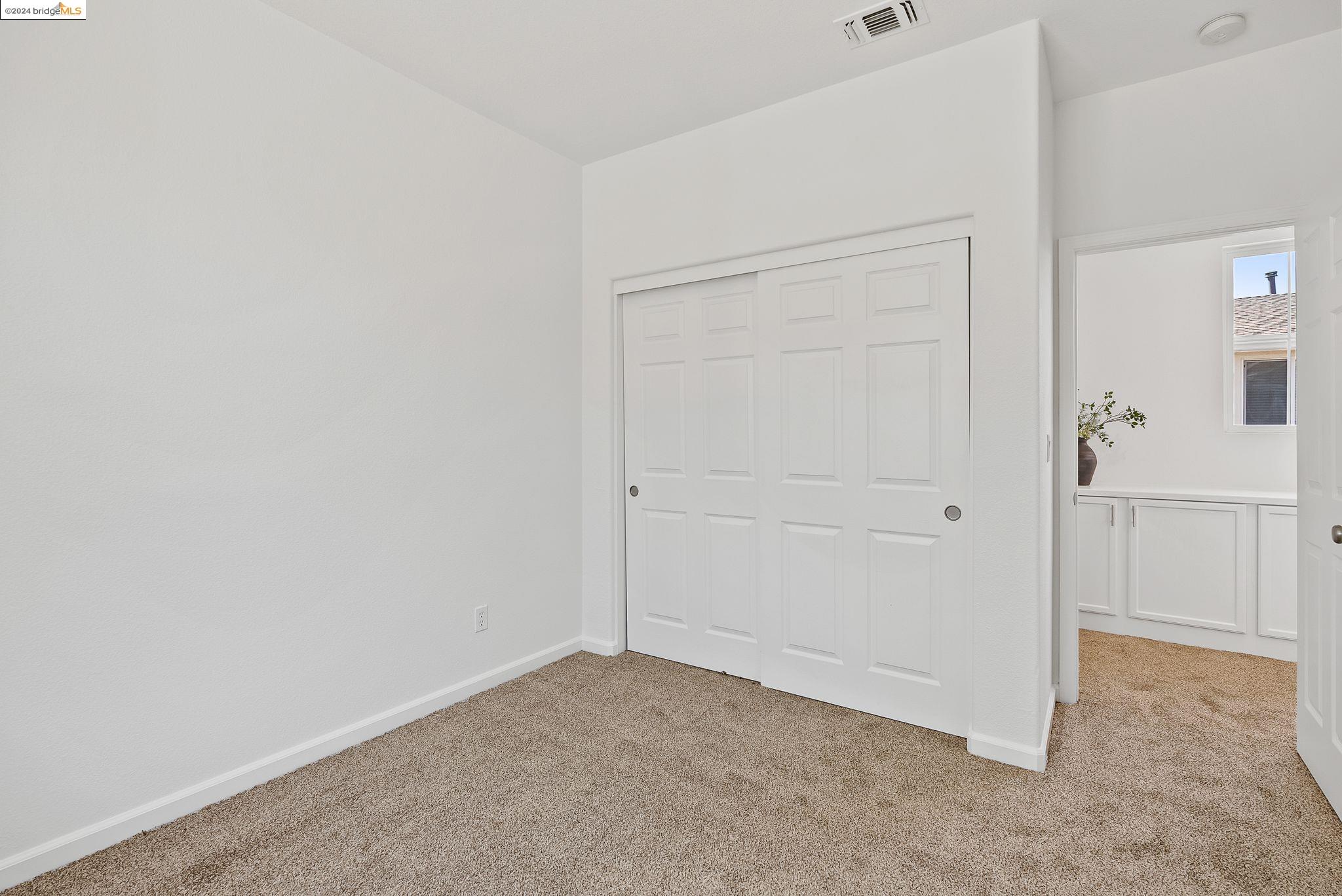 781 Crocket Ct