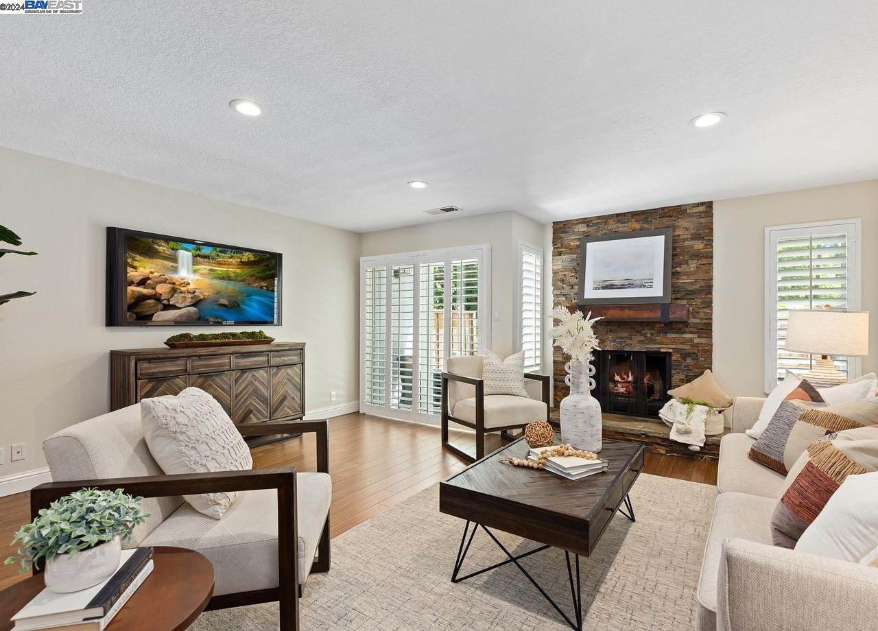 405 Old Orchard Ct