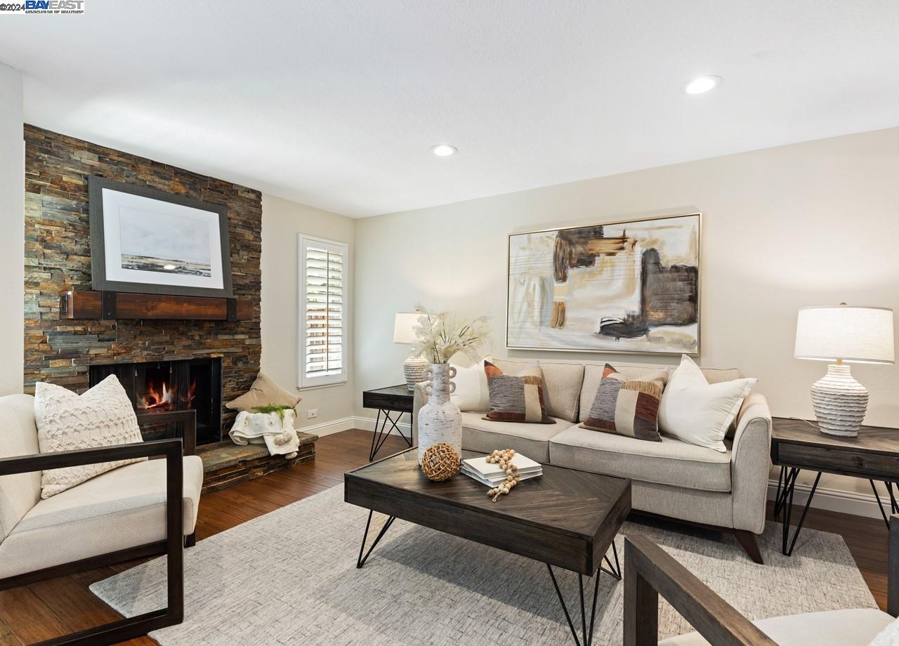 405 Old Orchard Ct