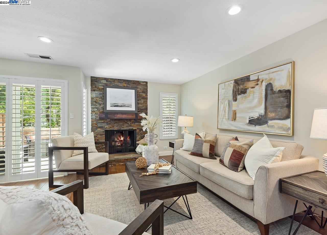 405 Old Orchard Ct