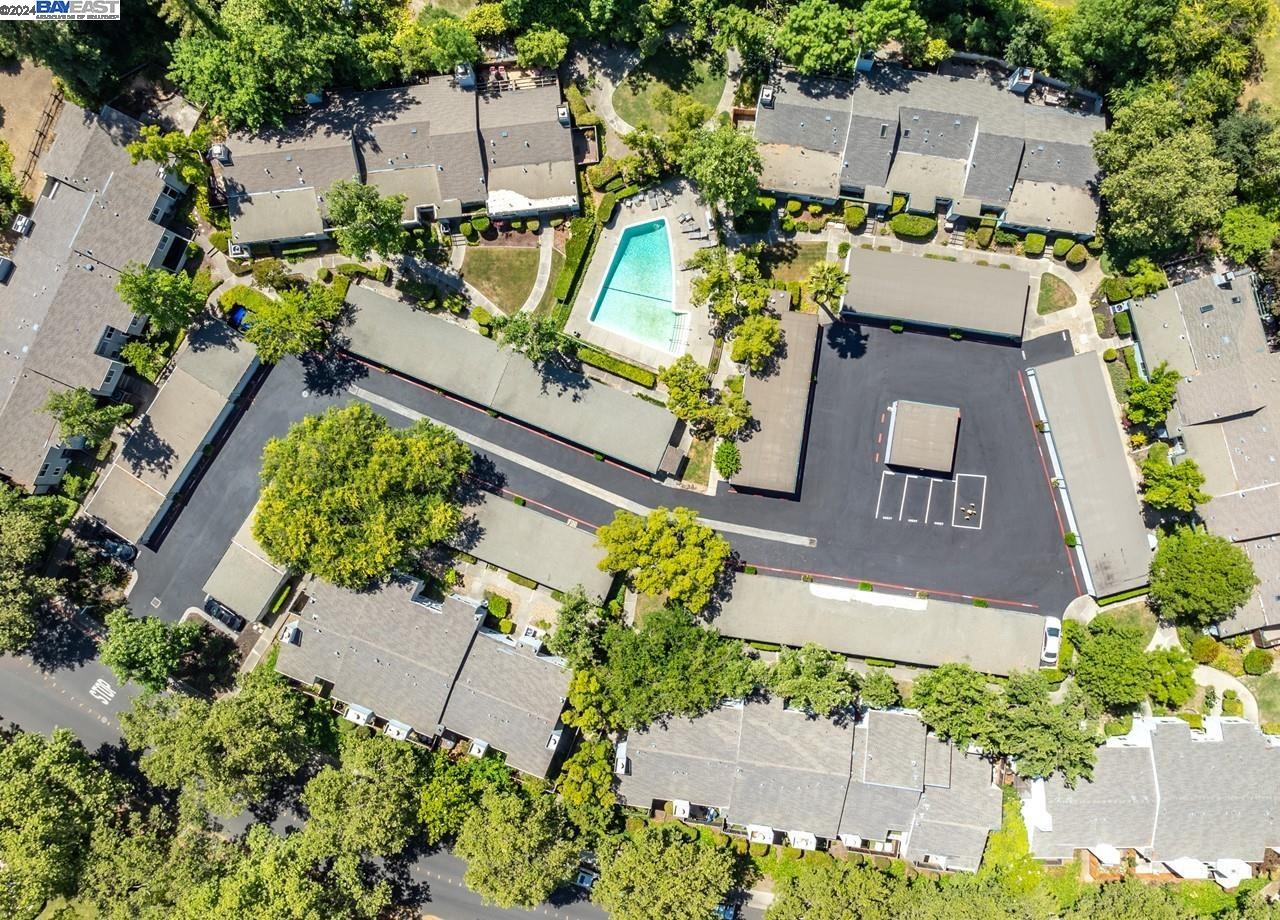 405 Old Orchard Ct