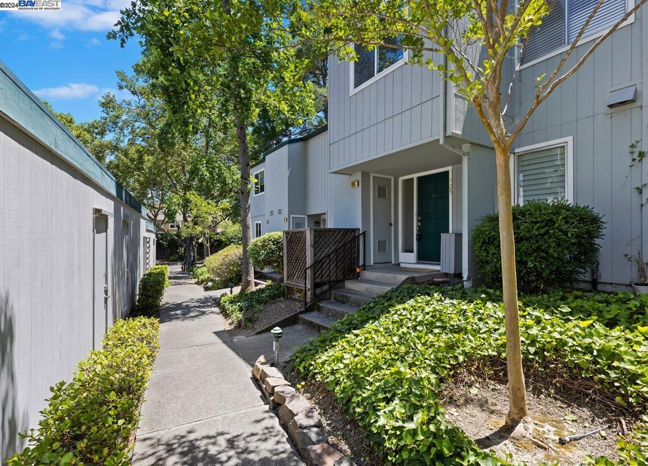 405 Old Orchard Ct