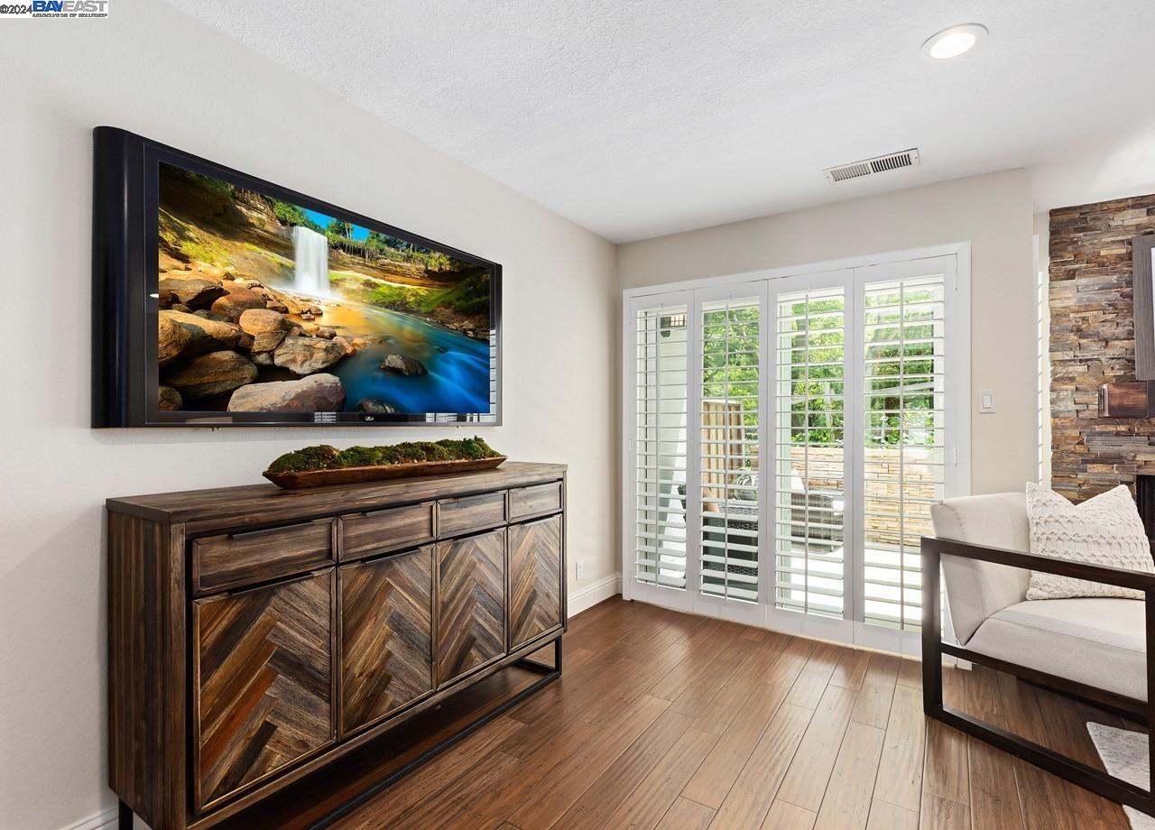 405 Old Orchard Ct