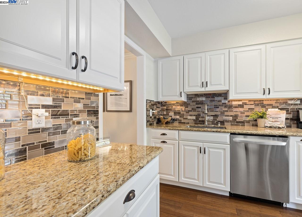 405 Old Orchard Ct