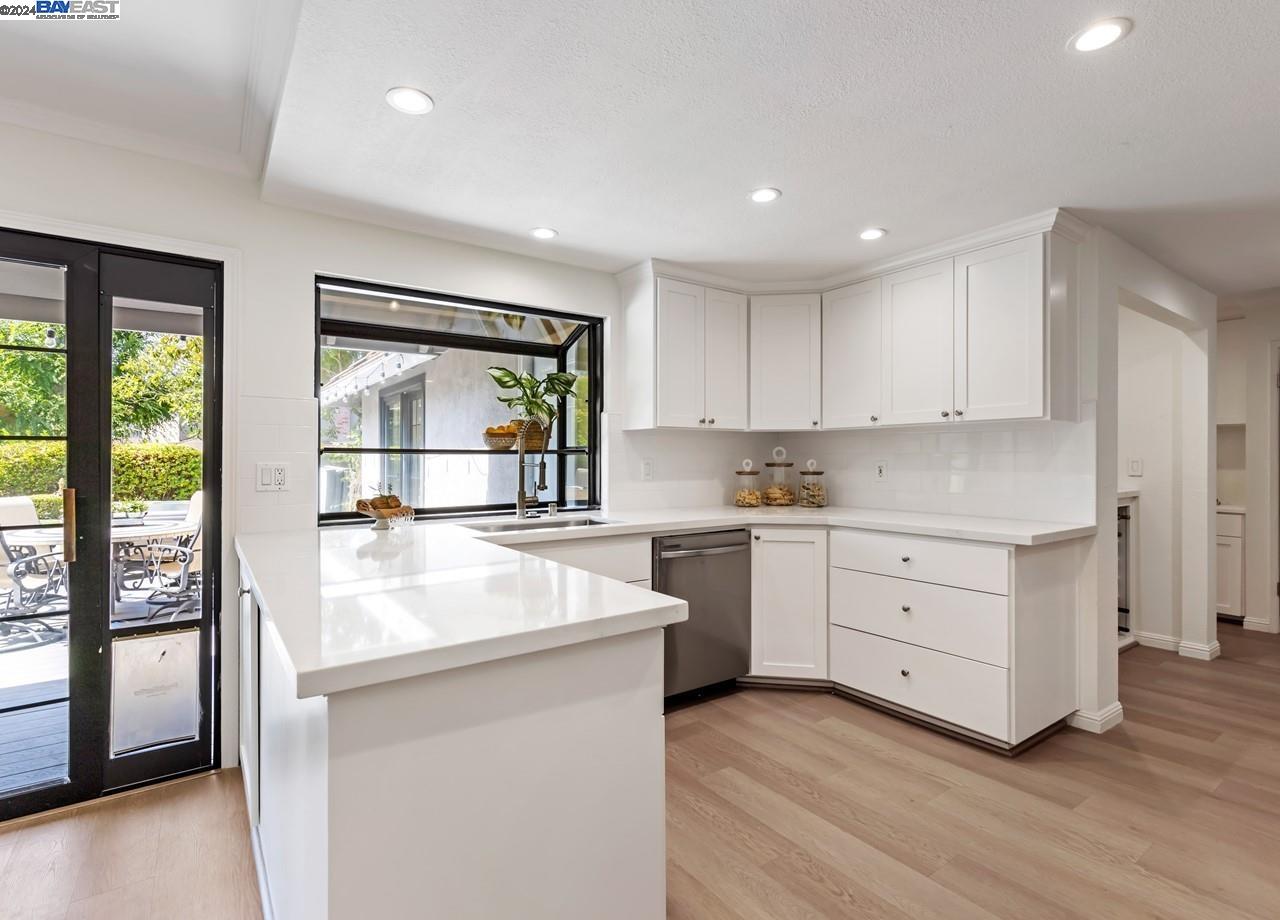 1148 Greenbrook Dr