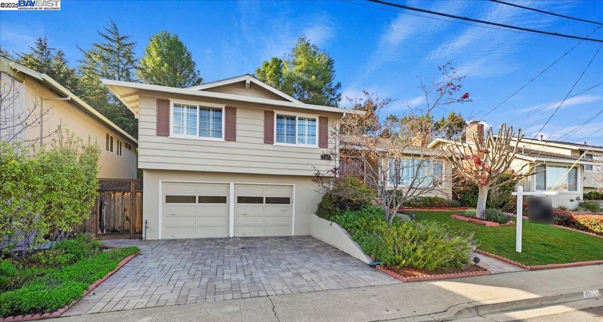 913 Heather Dr