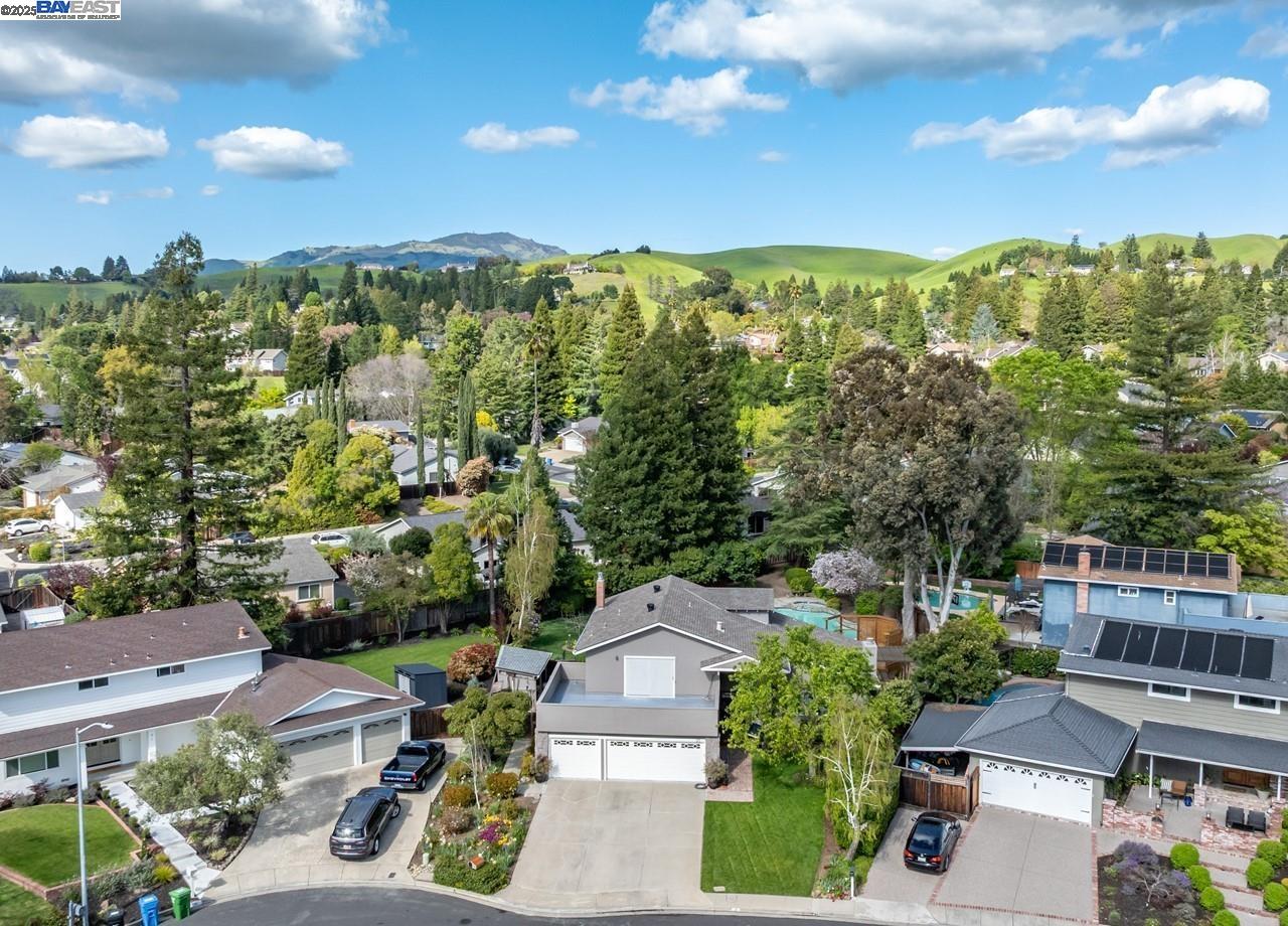 25 St Joan Ct