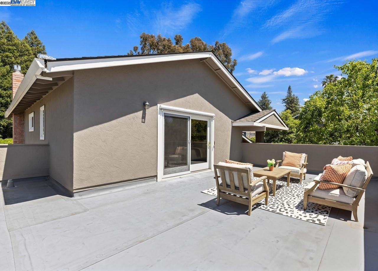 25 St Joan Ct