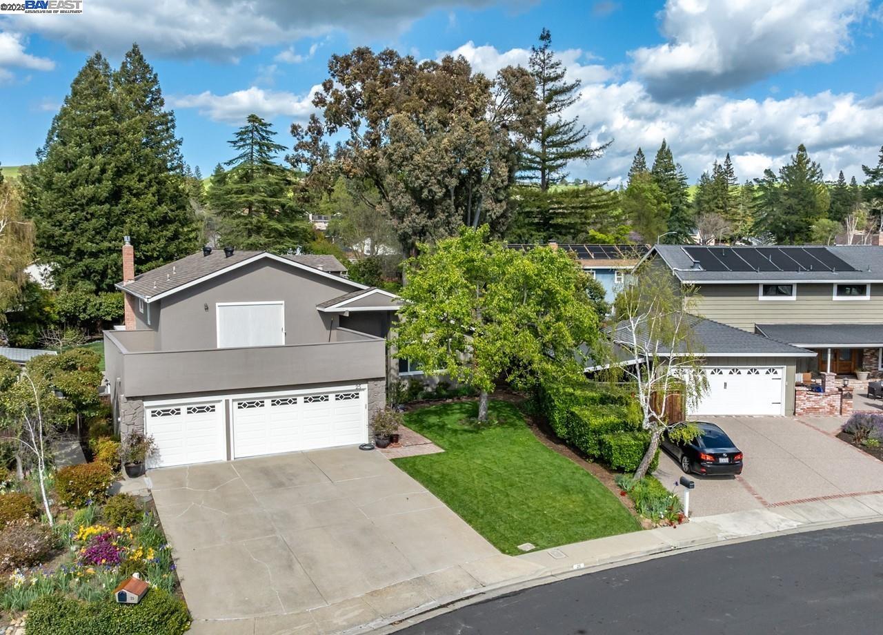 25 St Joan Ct