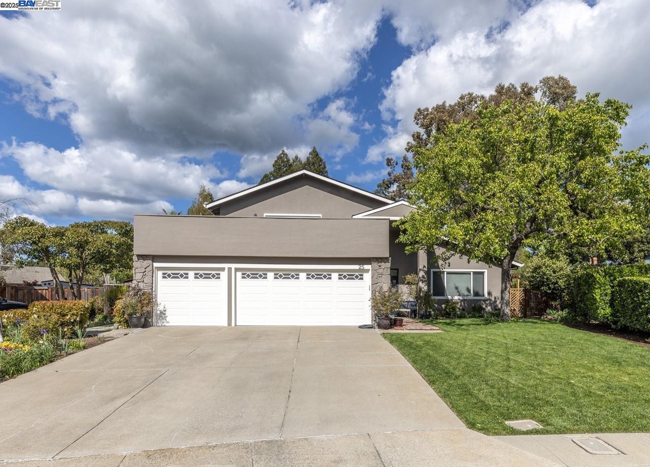 25 St Joan Ct