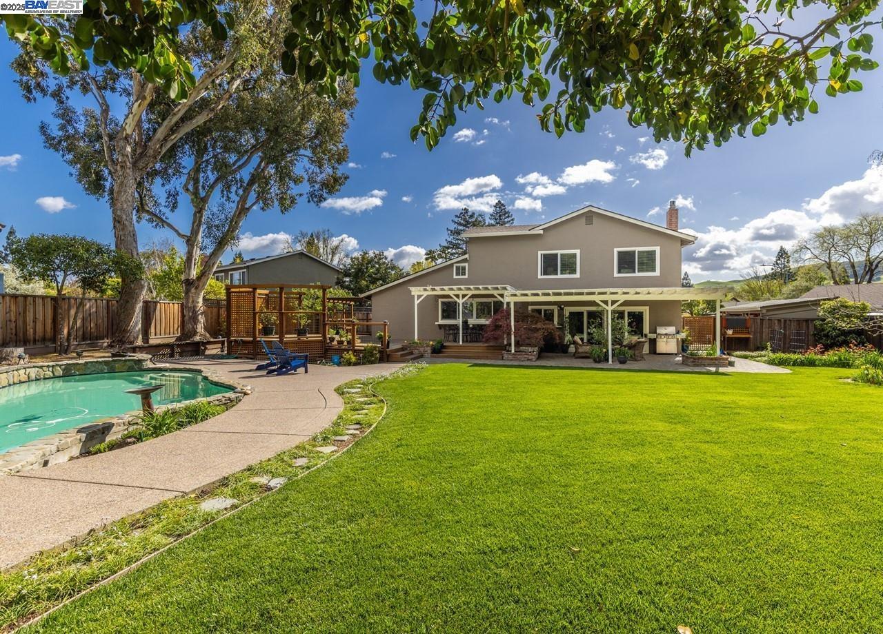 25 St Joan Ct