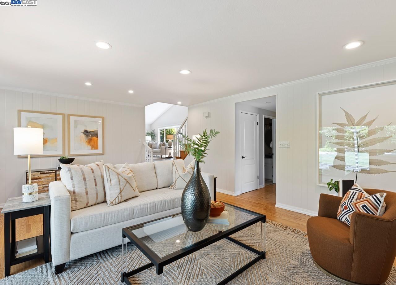 25 St Joan Ct