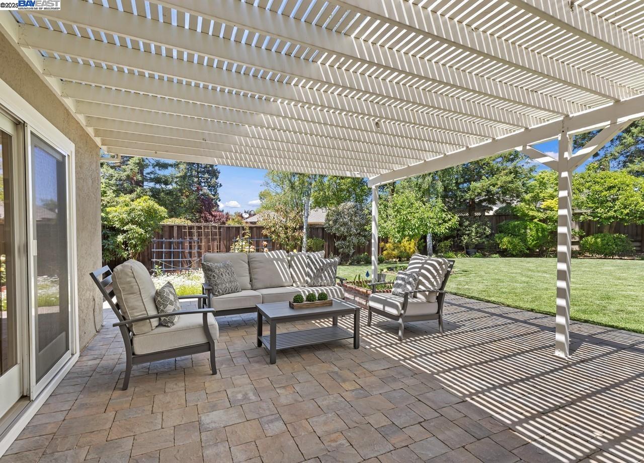 25 St Joan Ct