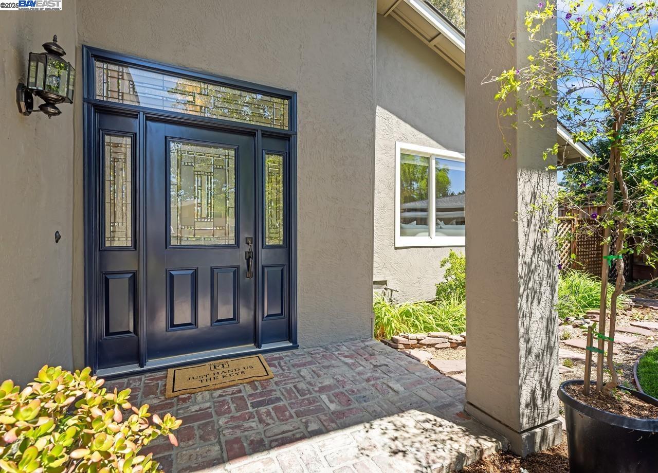 25 St Joan Ct