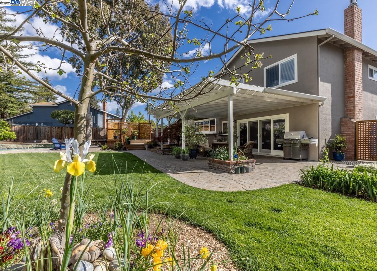 25 St Joan Ct