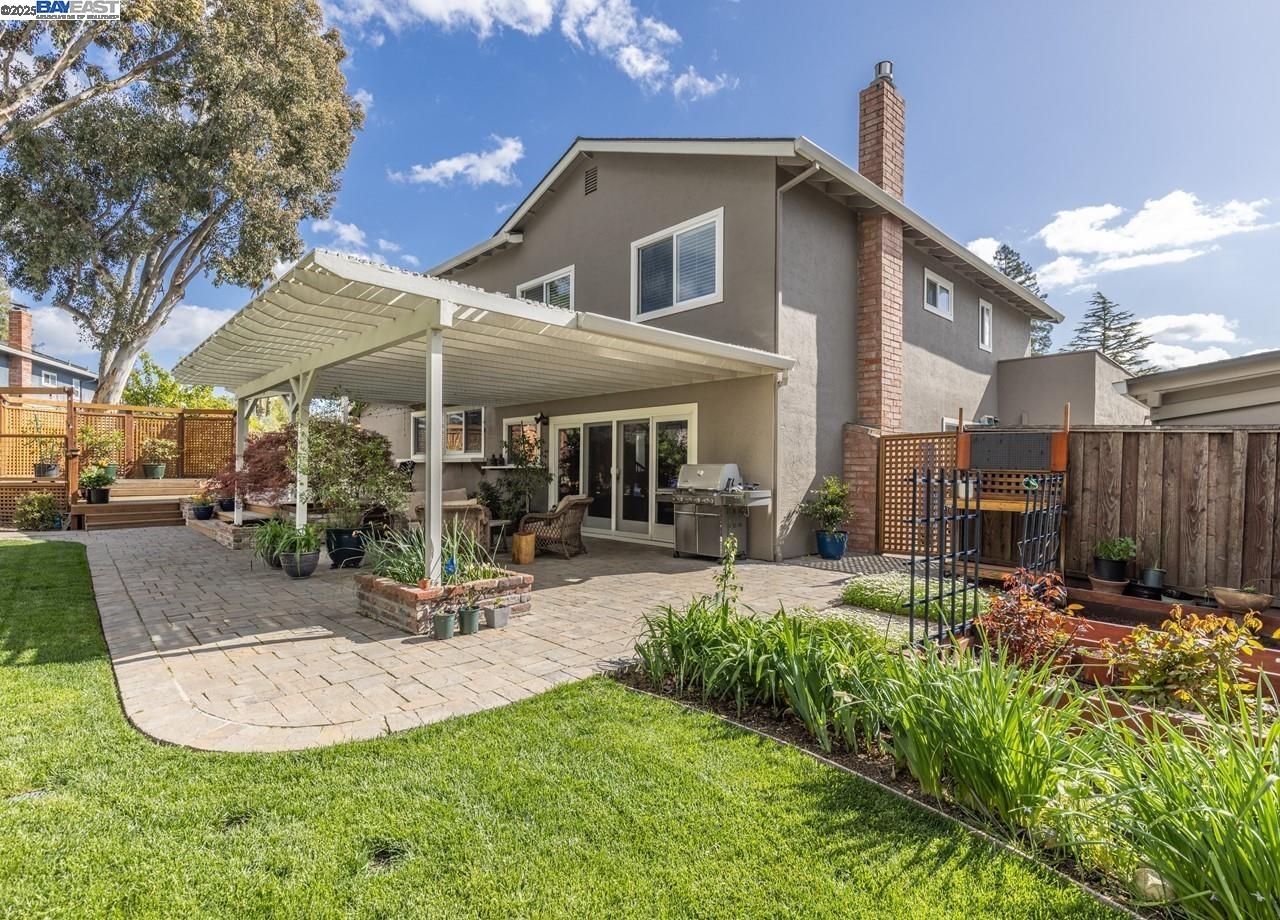 25 St Joan Ct