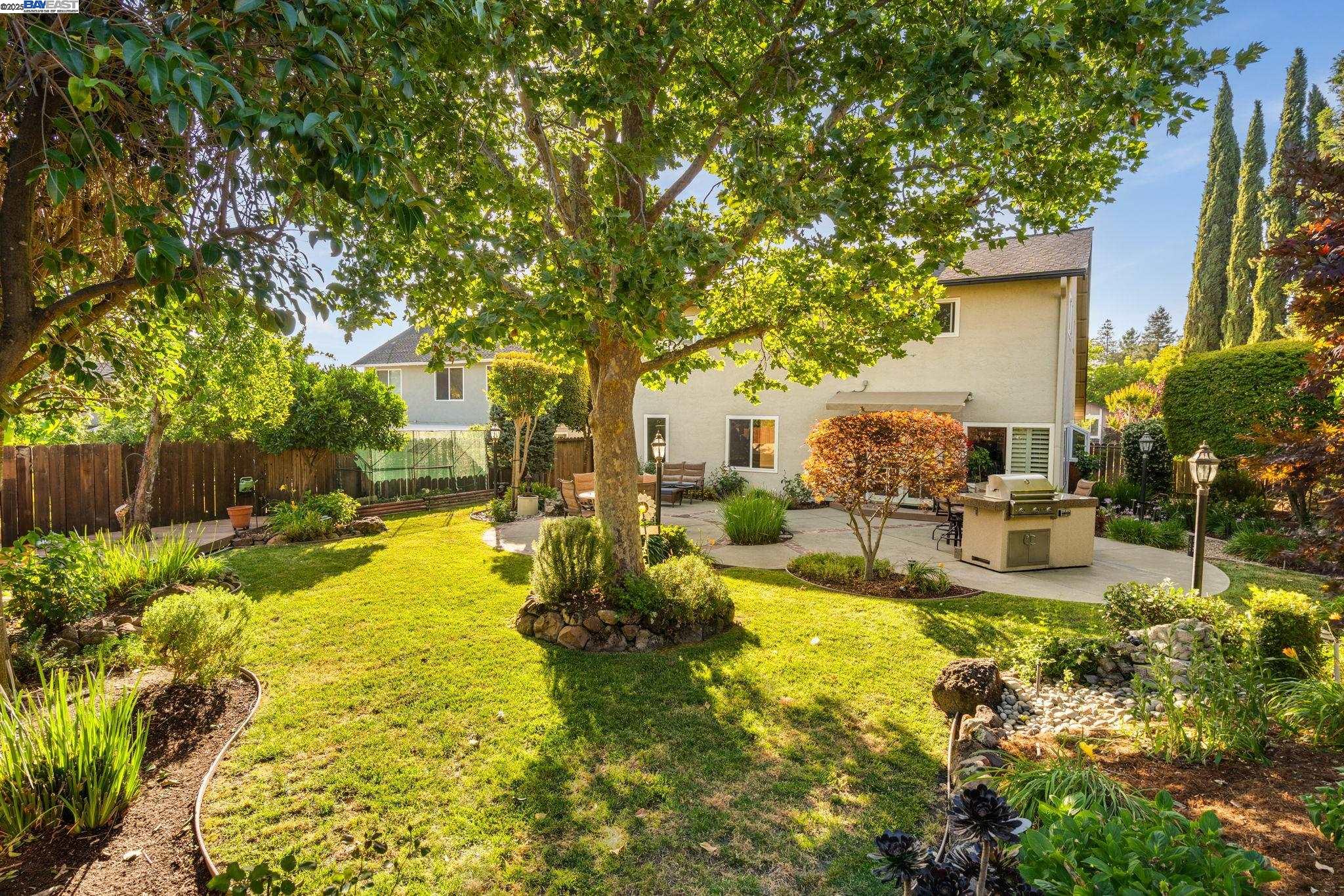 3366 Ensenada Dr