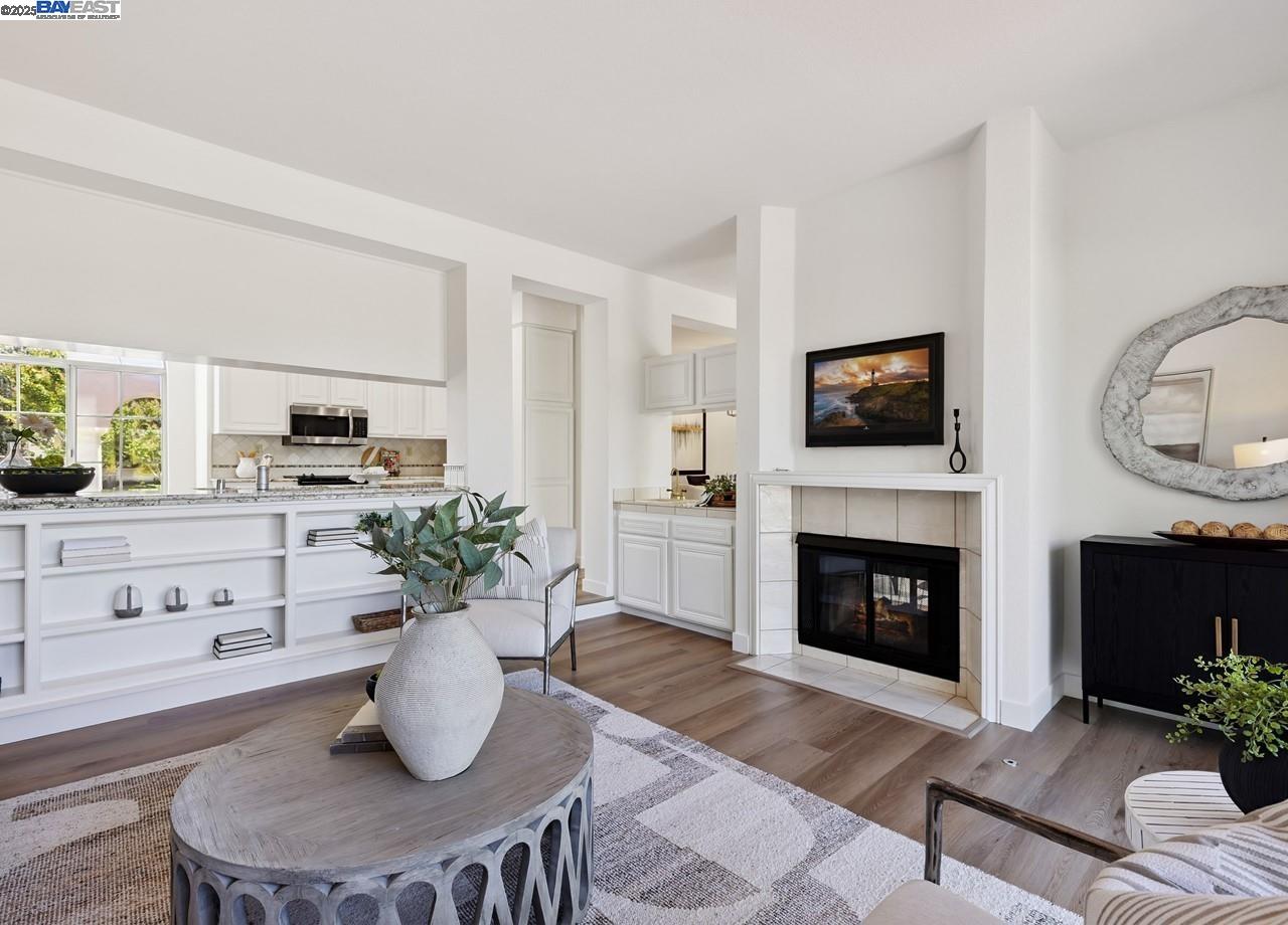 1375 Canyon Side Ave