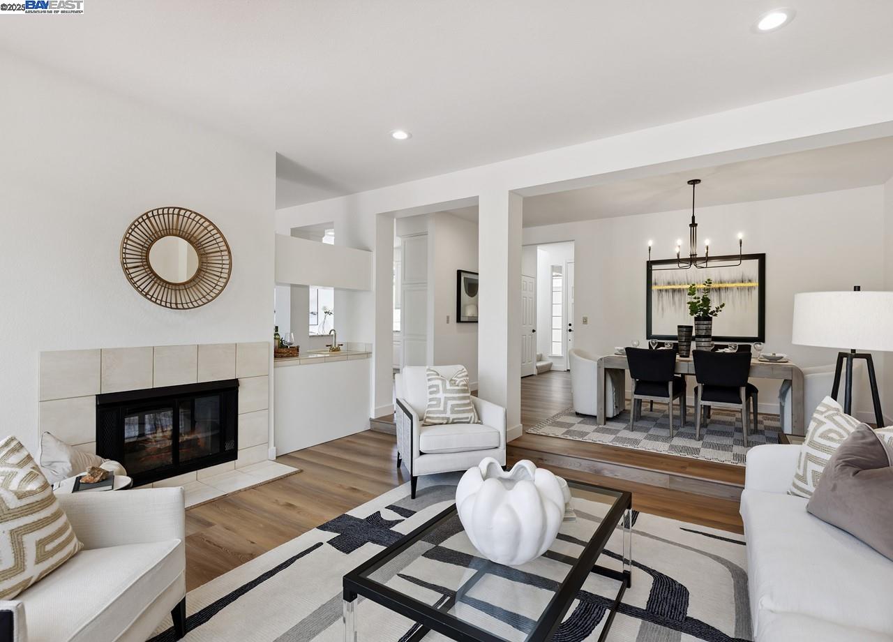 1375 Canyon Side Ave