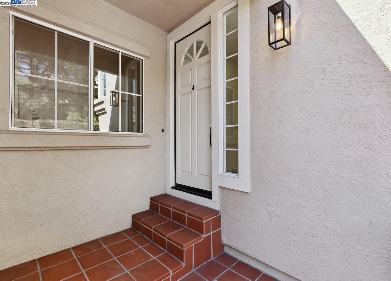 1375 Canyon Side Ave