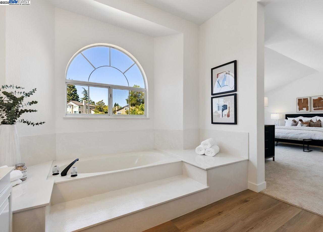 1375 Canyon Side Ave