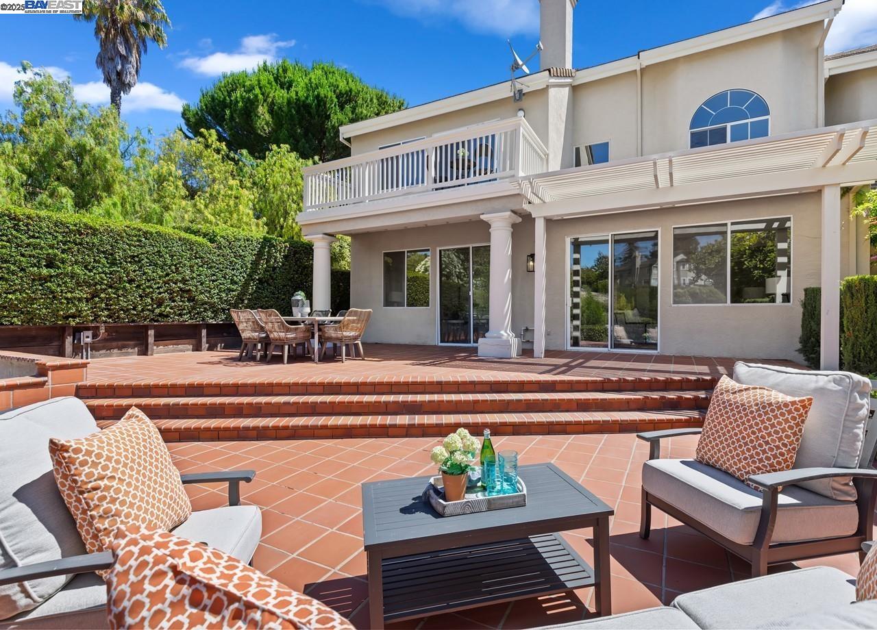 1375 Canyon Side Ave