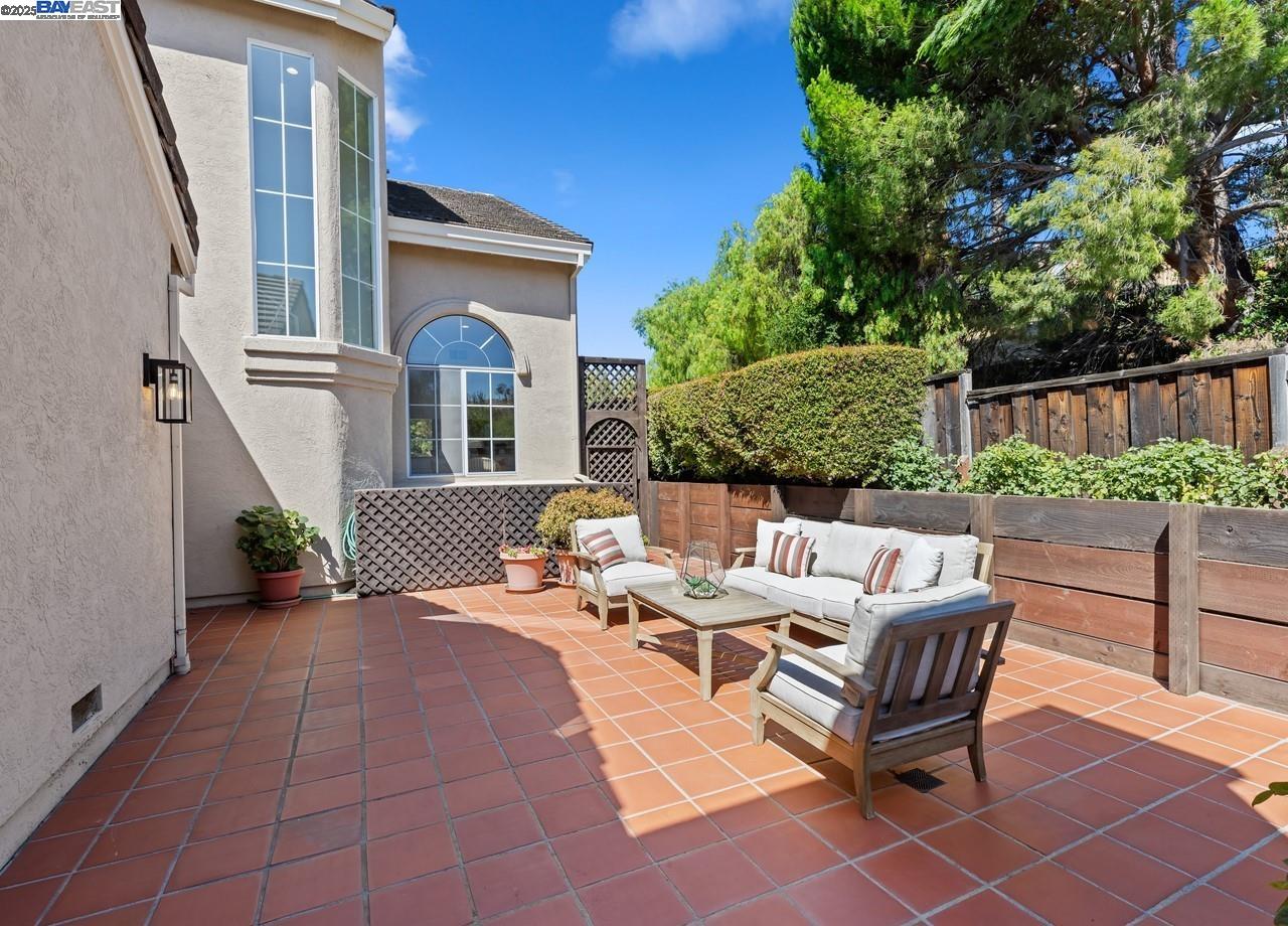 1375 Canyon Side Ave