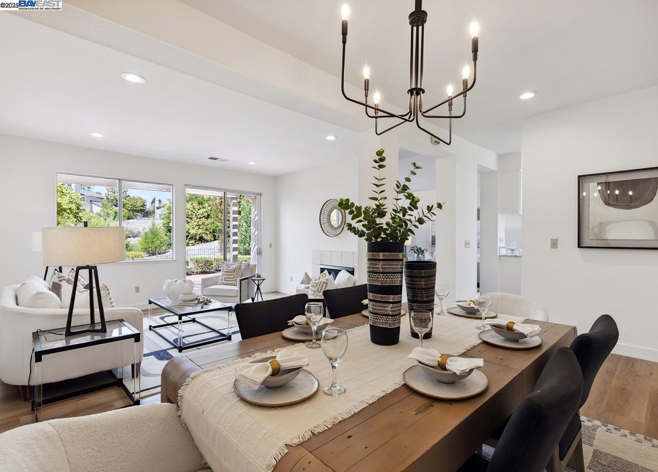 1375 Canyon Side Ave