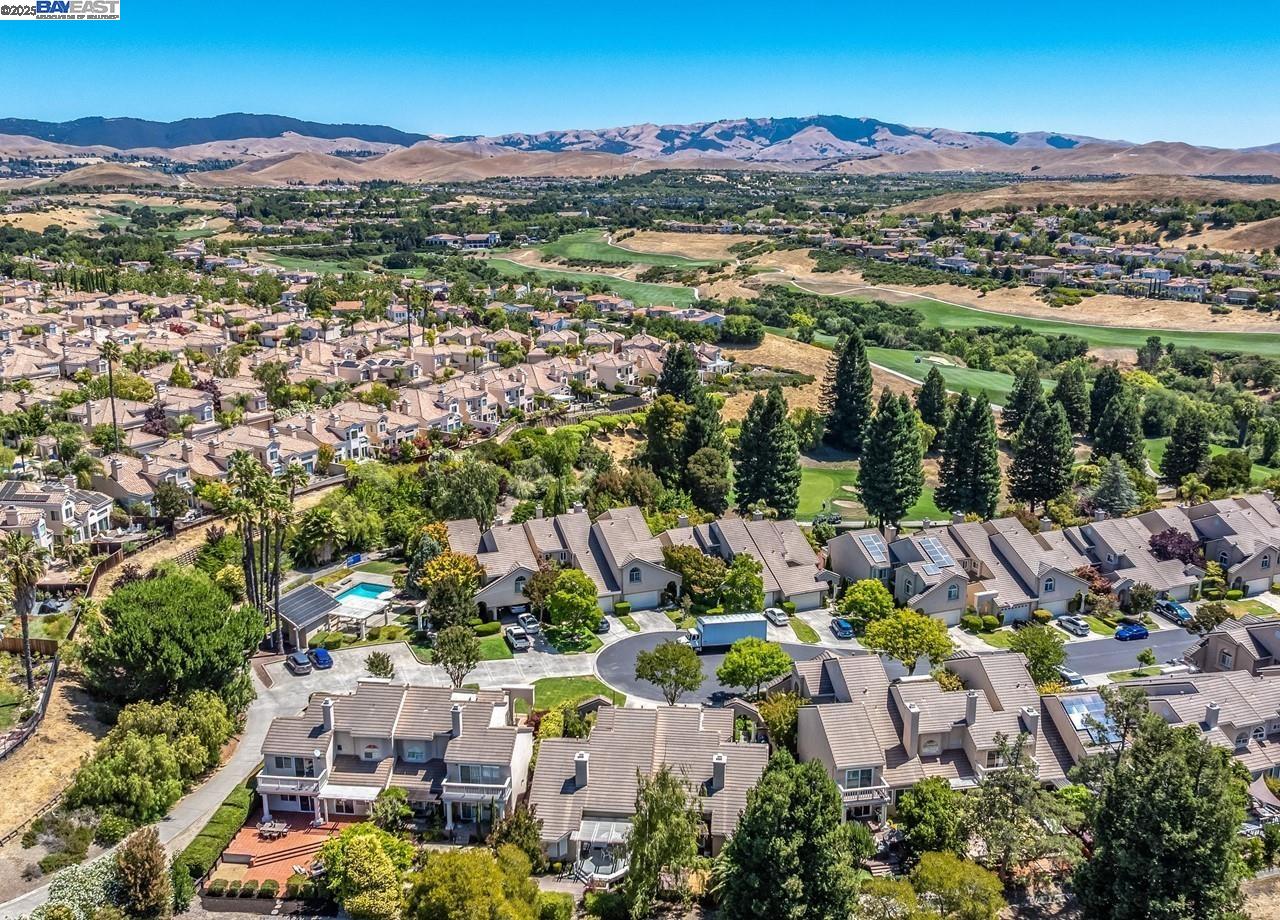 1375 Canyon Side Ave