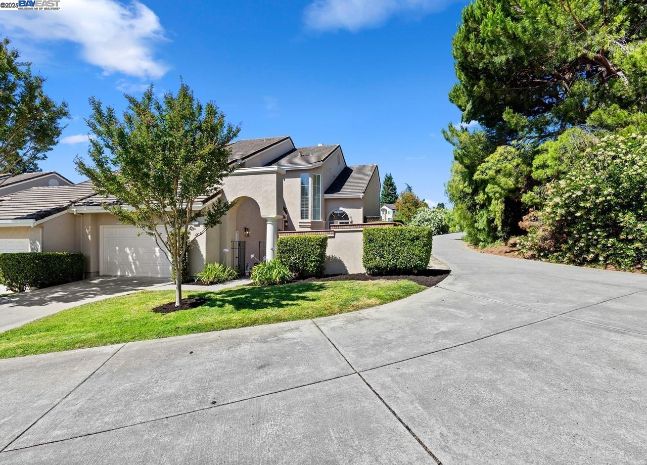 1375 Canyon Side Ave