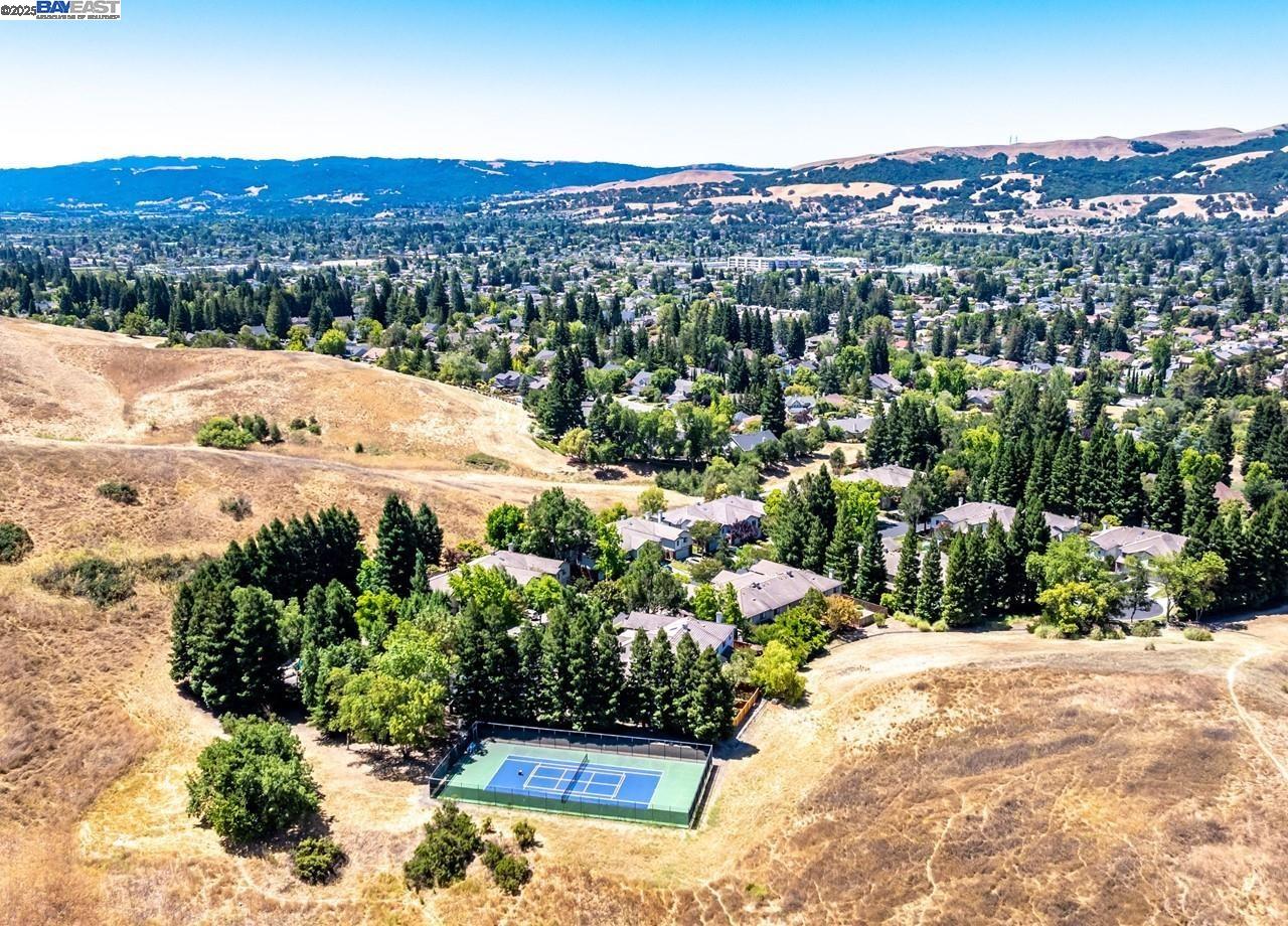 1375 Canyon Side Ave