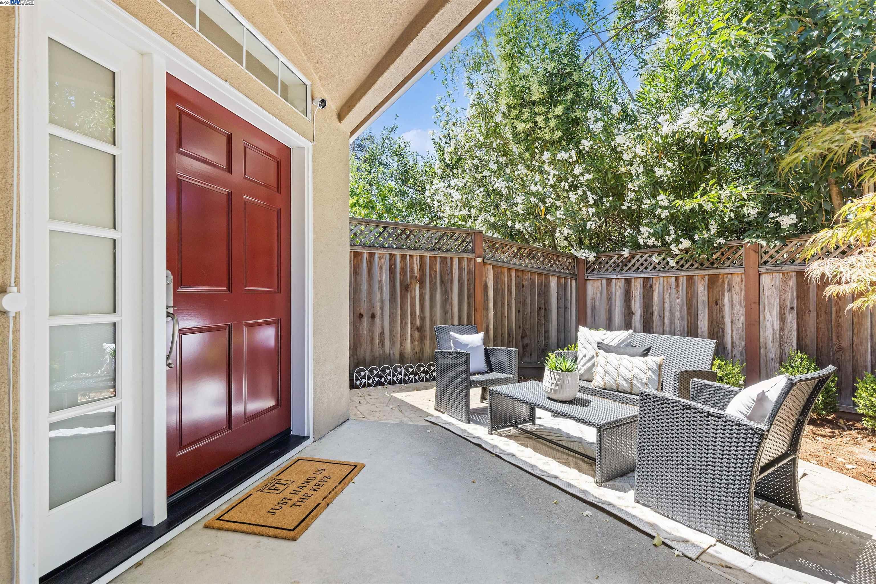 1687 Silverwood Ct