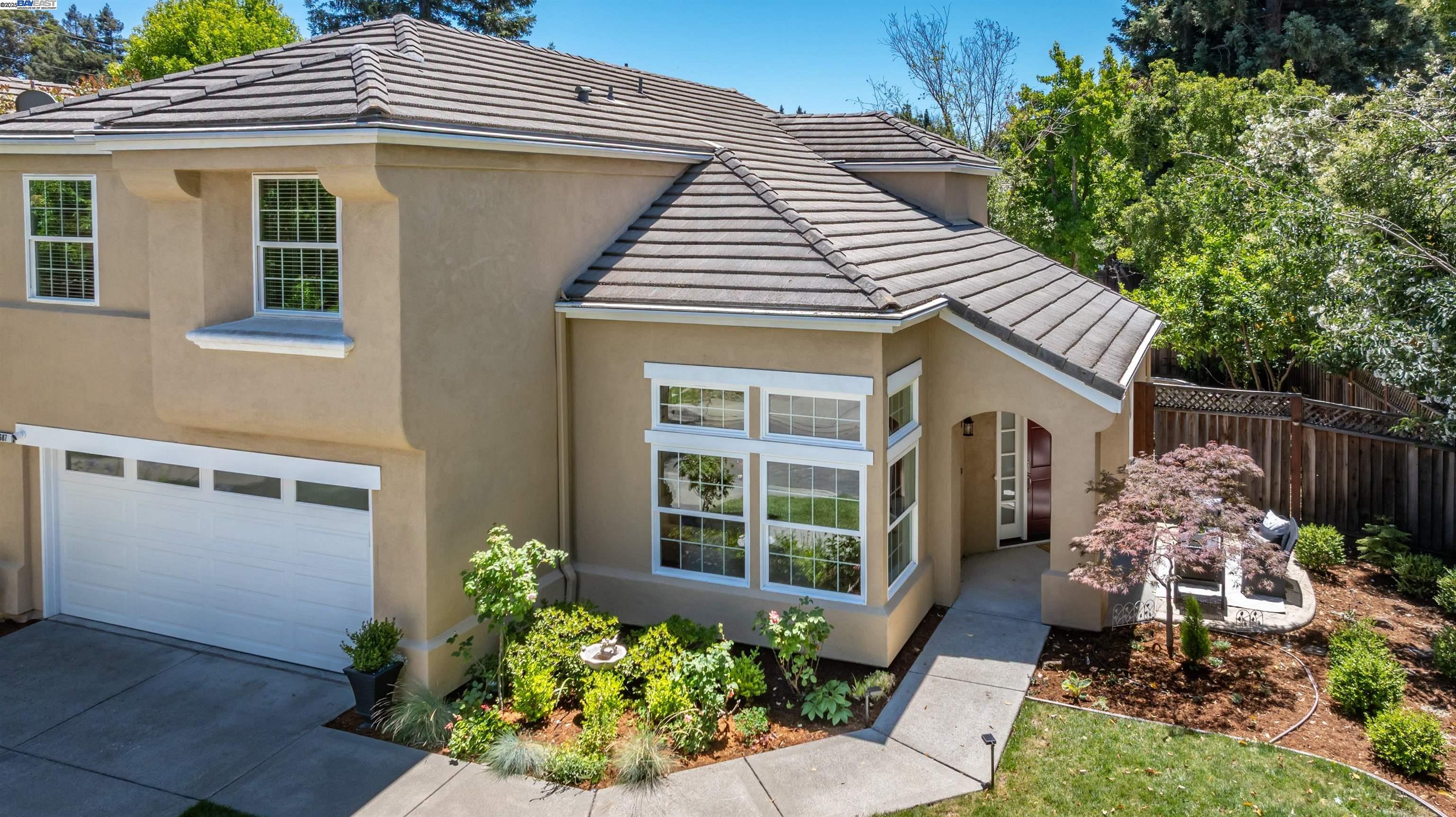 1687 Silverwood Ct