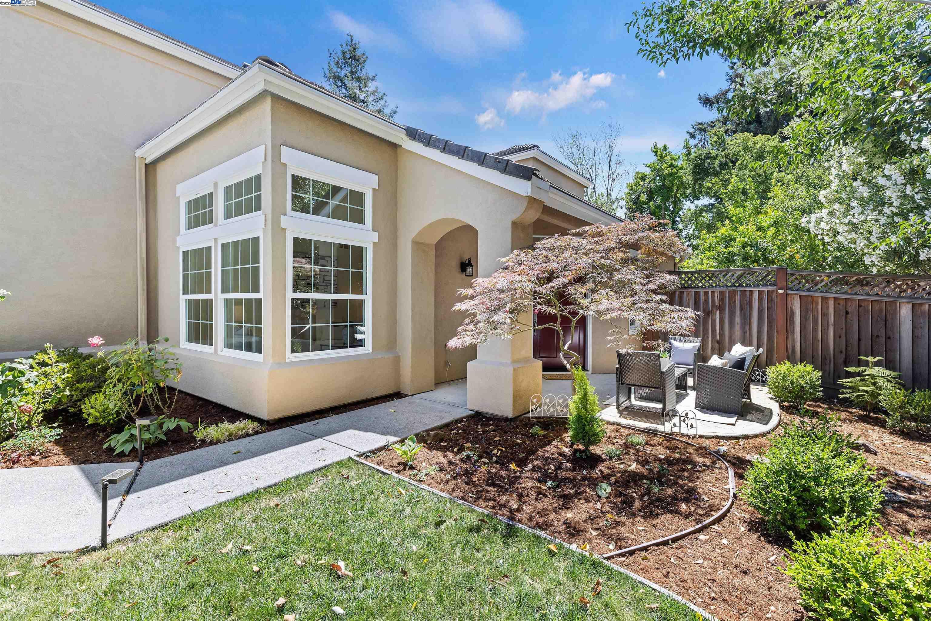 1687 Silverwood Ct
