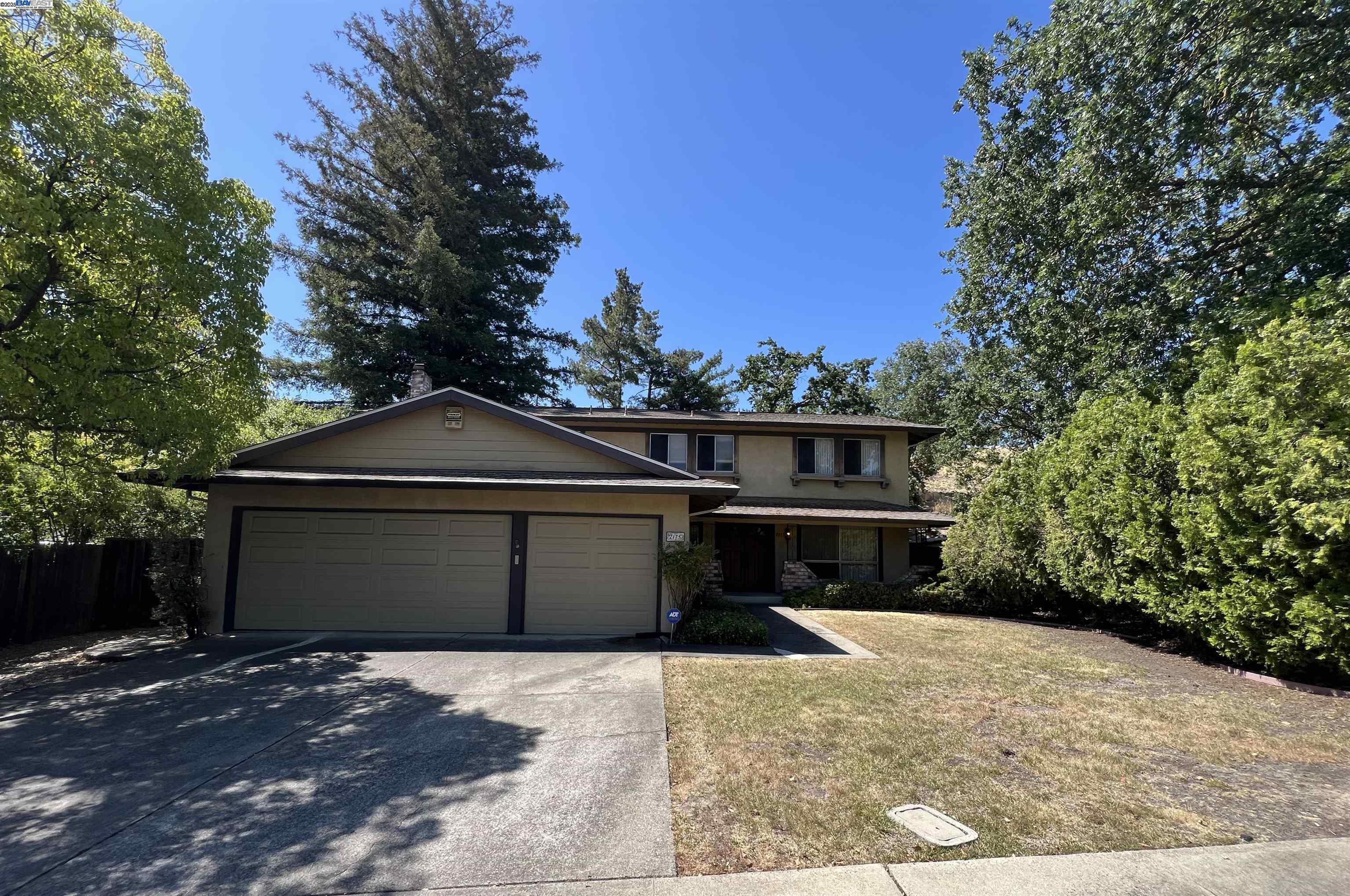 2175 Lariat Ln