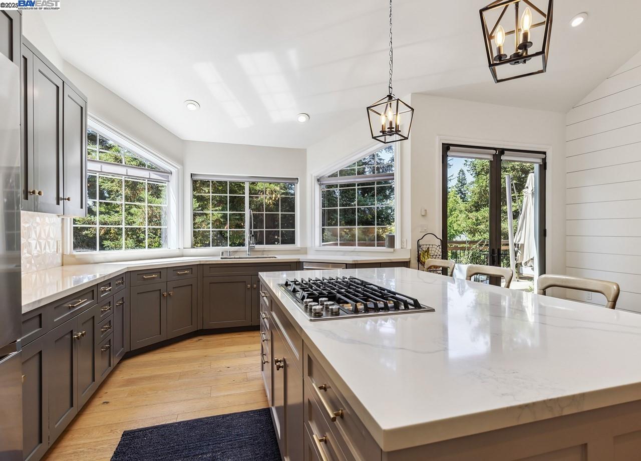 156 Del Monte Dr