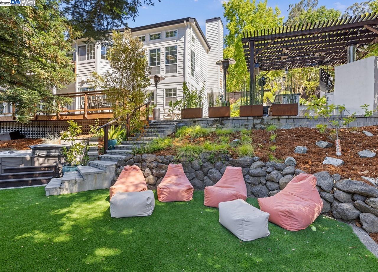 156 Del Monte Dr