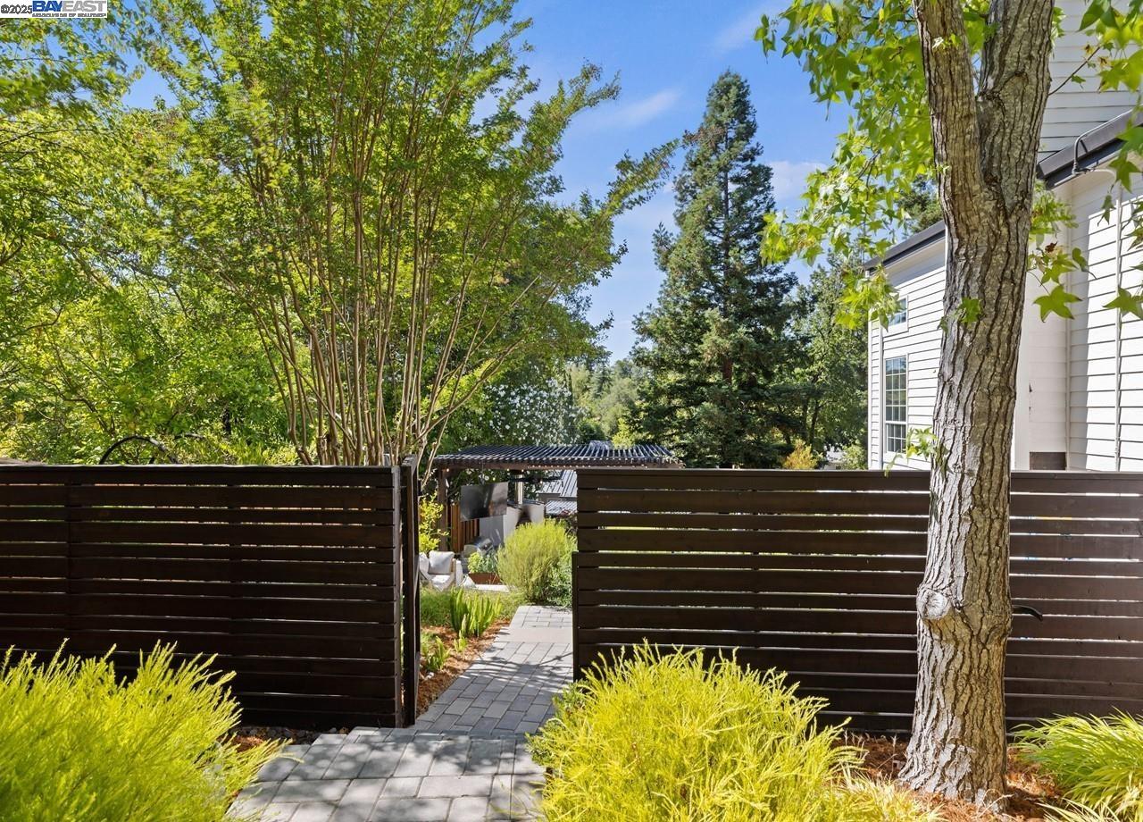 156 Del Monte Dr