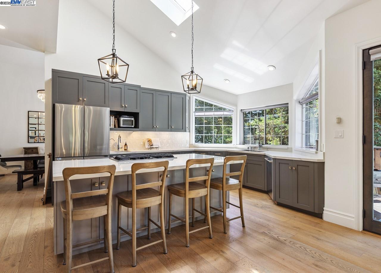 156 Del Monte Dr