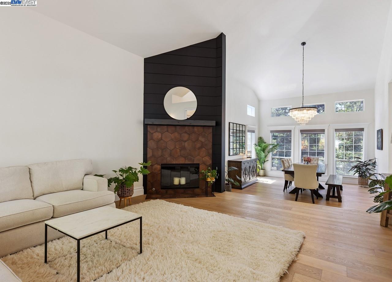 156 Del Monte Dr