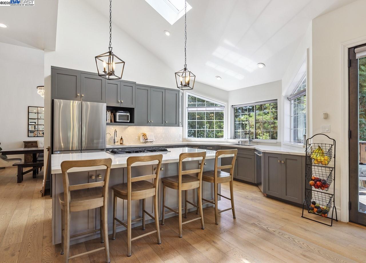 156 Del Monte Dr