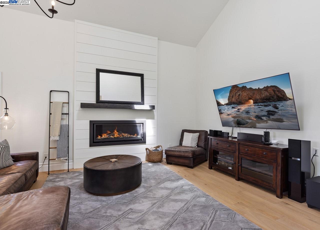 156 Del Monte Dr