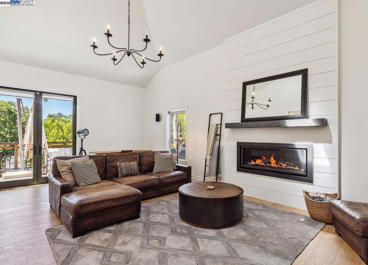 156 Del Monte Dr