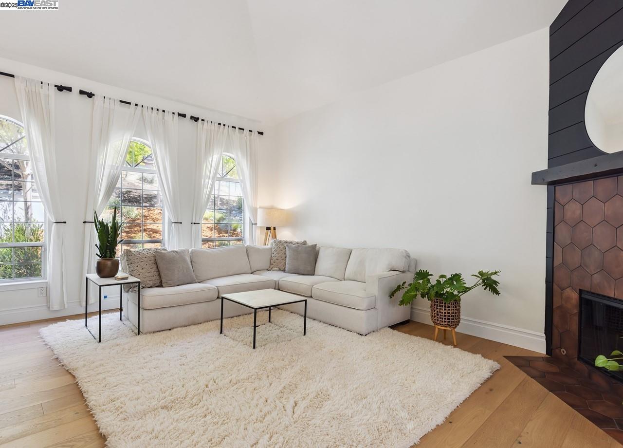 156 Del Monte Dr