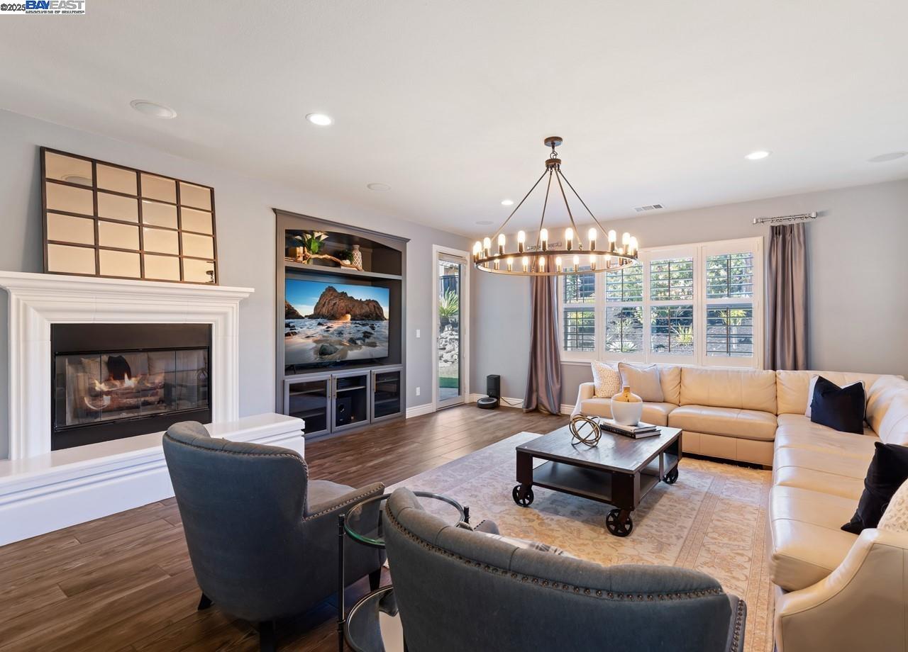 7563 Balmoral Way