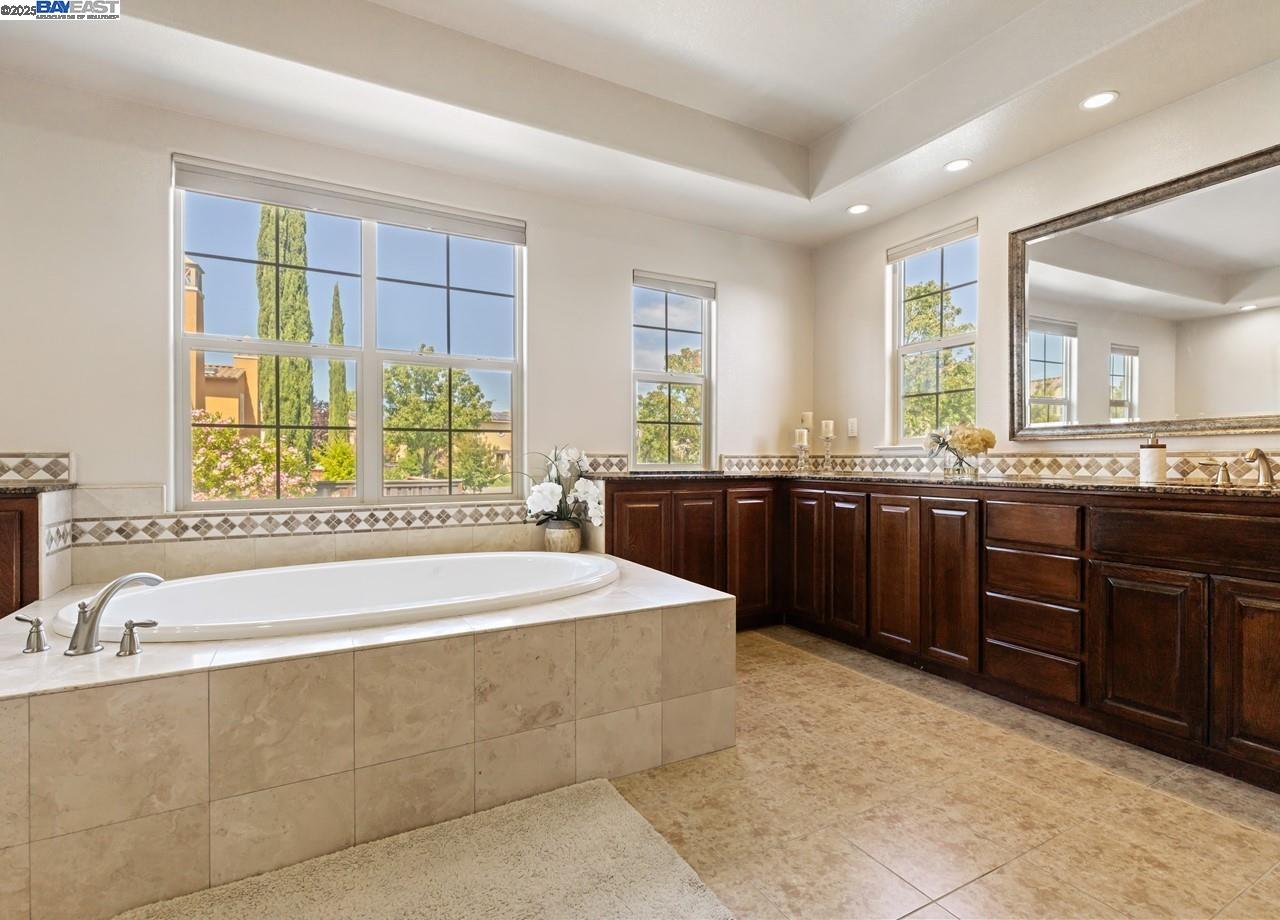 7563 Balmoral Way